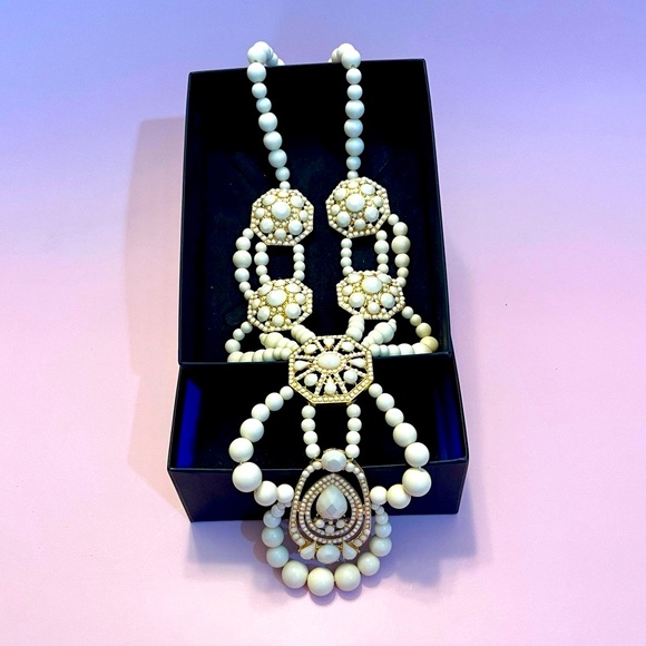 Saks Fifth Avenue Elegant Cream Beaded Chunky Statement Necklace - Picture 7 of 7